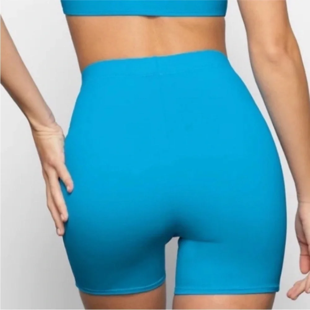 SKIMS Recycled Swim Mid Waist Short Limited Edition - Turquoise 4X NWT
